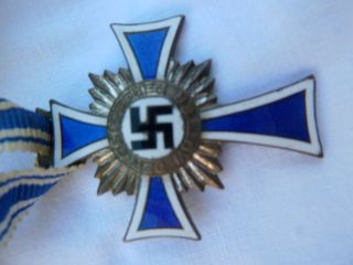 Lote 2 Cruces de Honor Madre Alemana