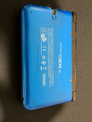 Nintendo 3DS XL con custodia e 7 giochi