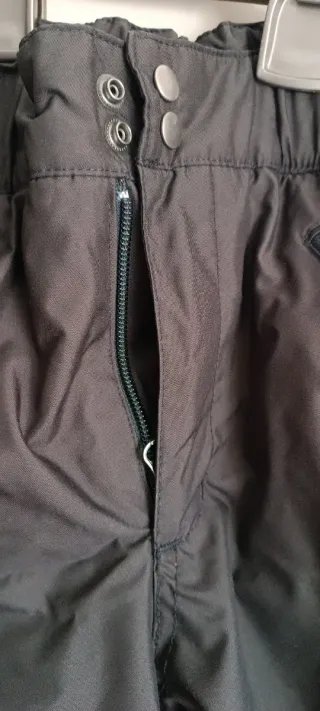 Pantalón nieve y guantes Decathlon 6 años