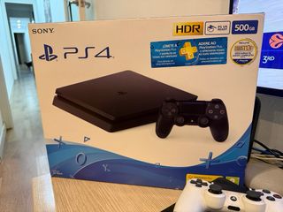 PS4 (PlayStation 4) Negra + 2 Mandos + Caja