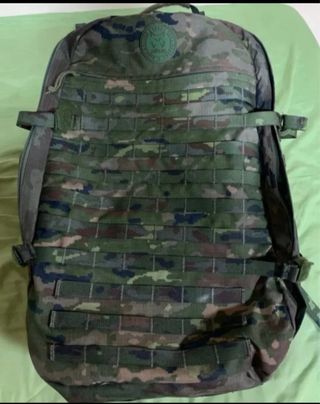 Mochila Altus ligera con bolsillos