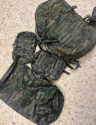 Mochila Altus ligera con bolsillos