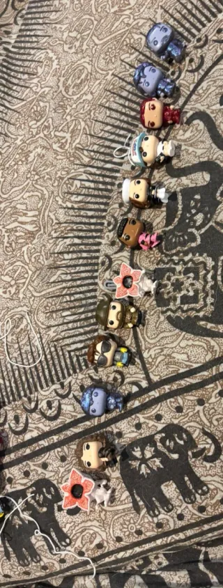 Pack Figuras Kinder Joy Stranger Things