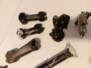 Kit piezas bicicleta: manillar, pedales, luces