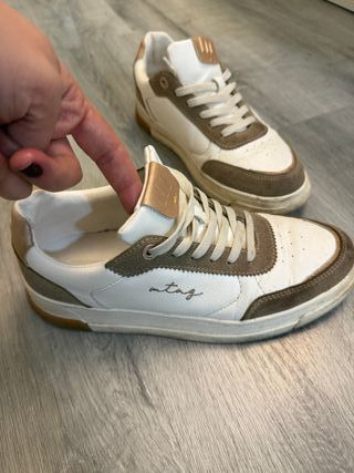 Zapatillas Mustang Cuero Talla 40.