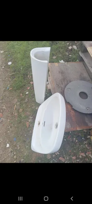 Lavabo de baño blanco