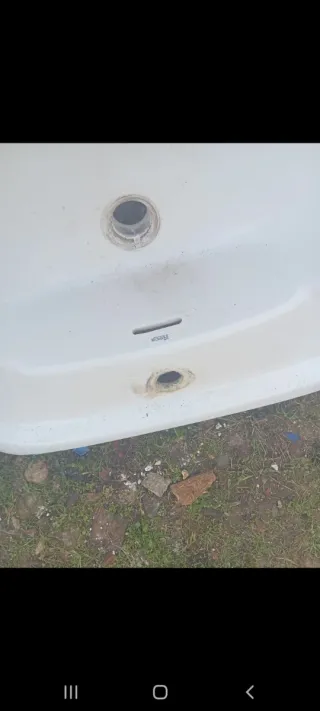Lavabo de baño blanco