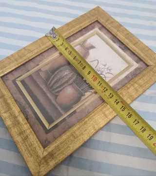 Quadretto con cornice dorata