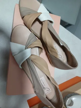 Sandalias Gaimo Planas Beige y Blanco