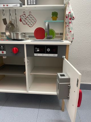 Cocinita de madera infantil