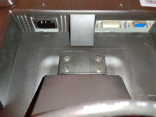 Monitor Samsung 17 LCD, tiene altavoces integrados