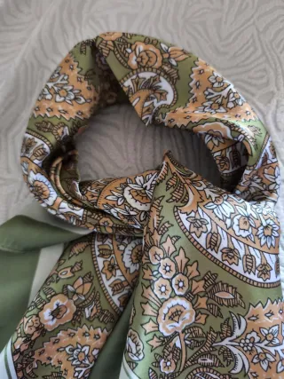 Pañuelo estampado verde