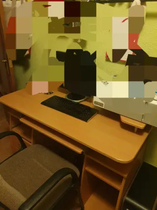 Mesa de estudio madera y plástico