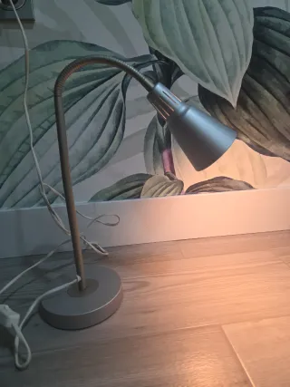 Lámpara de escritorio metálico