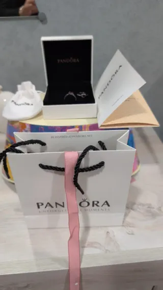 Coppia di anelli cuore rosso e zirconi pandora