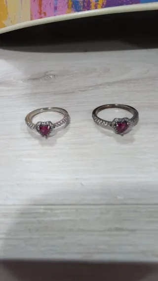 Coppia di anelli cuore rosso e zirconi pandora