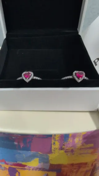 Coppia di anelli cuore rosso e zirconi pandora