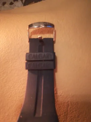 Reloj Calgary Hombre Negro y Dorado