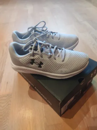 Zapatillas Under Armour Mujer Grises