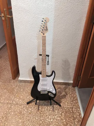 Squier by Fender Stratocaster Guitarra Eléctrica