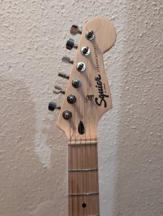 Squier by Fender Stratocaster Guitarra Eléctrica