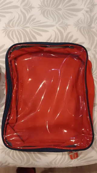 Maleta de viaje infantil roja con número 1