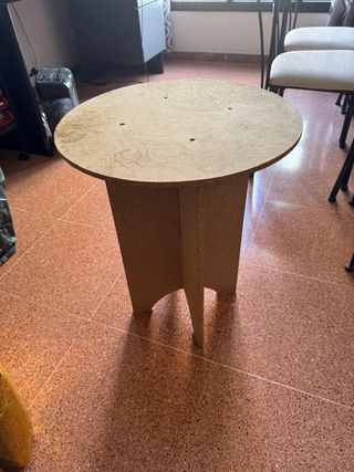 Mesa redonda de madera
