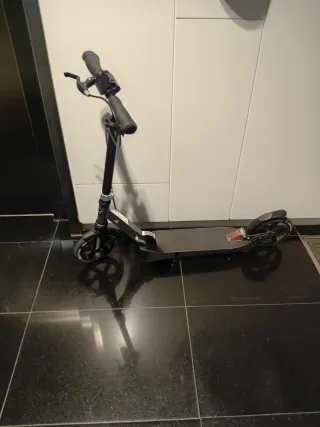 Patinete 2 ruedas plegable.