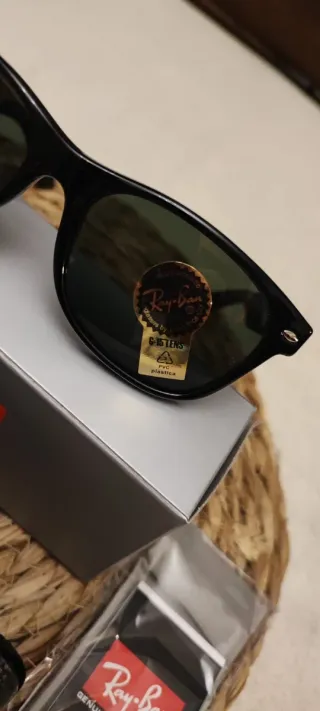 Occhiali da sole Ray-Ban 0RB2132 New Wayfarer