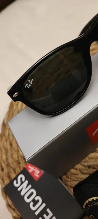 Occhiali da sole Ray-Ban 0RB2132 New Wayfarer