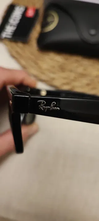 Occhiali da sole Ray-Ban 0RB2132 New Wayfarer