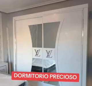 Armario puertas correderas blanco y espejo