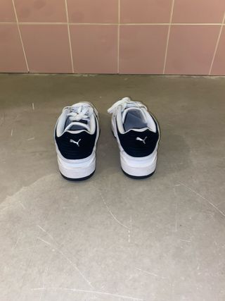 Zapatillas Puma Blancas y Negras