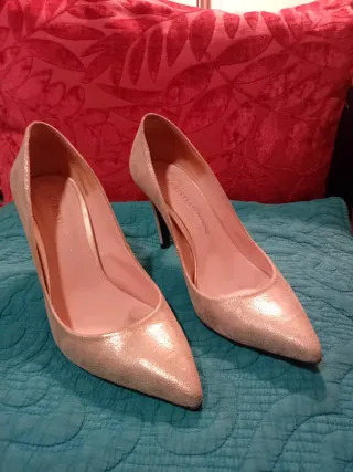 Zapatos de tacón Christian Rossi dorados