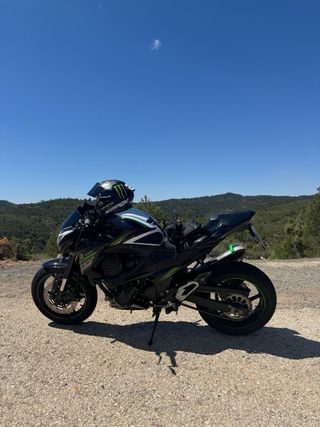 Kawasaki Z800 full