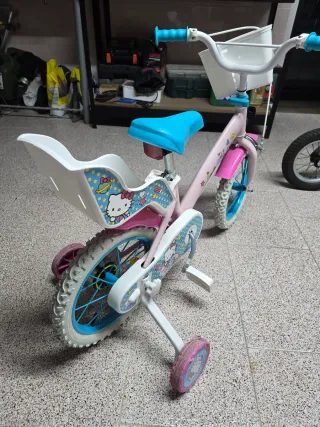Bicicleta infantil Hello Kitty rosa