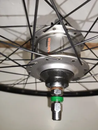 Buje Nexus 8V y Llanta 700c