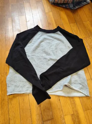 Sudadera Ranglan Gris y Negra fina