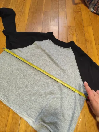 Sudadera Ranglan Gris y Negra fina