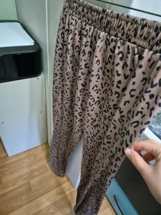 2 Pantalones estampado leopardo