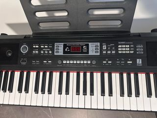 Teclado Isaki con teclas sensitivas + soporte