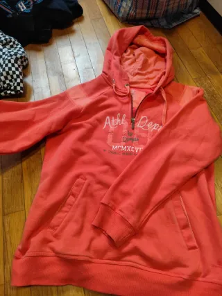 Sudadera con cremallera y capucha