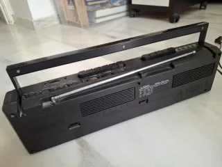 Radio Cassette Intron SRR-871A AM/FM Vintage