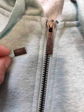 Sudadera con cremallera y capucha