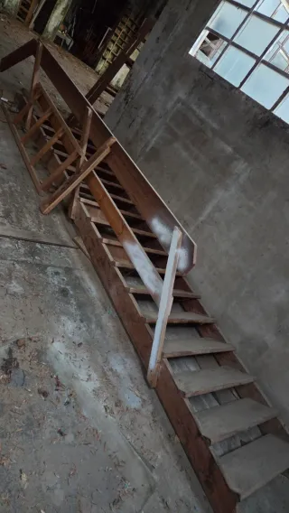 Escala de fusta de pi - Escalera de madera de pino