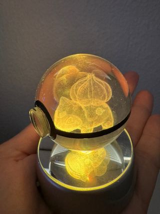 Bola 3D Pokemon Bulbasaur con luces LED