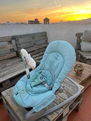 Hamaca / lágurga para bebé con música