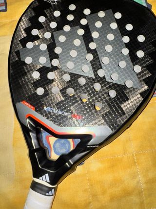 Pala Adidas Metalbone HRD+ 2026