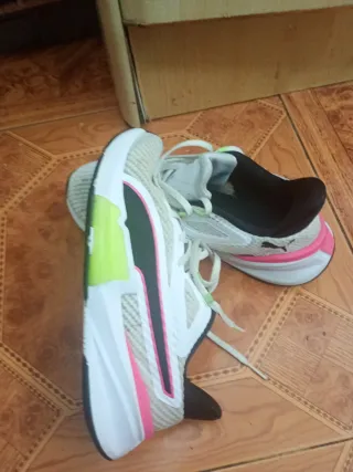 Zapatillas Puma Blancas y Rosas