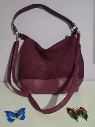 Bolso burdeos de ante y piel sintetico.